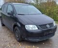 Черный Фольксваген Туран, объемом двигателя 1.6 л и пробегом 205 тыс. км за 5650 $, фото 7 на Automoto.ua