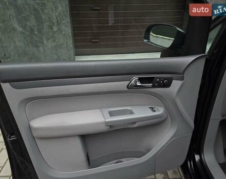 Черный Фольксваген Туран, объемом двигателя 1.6 л и пробегом 219 тыс. км за 5399 $, фото 19 на Automoto.ua