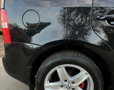 Черный Фольксваген Туран, объемом двигателя 1.6 л и пробегом 229 тыс. км за 6450 $, фото 24 на Automoto.ua