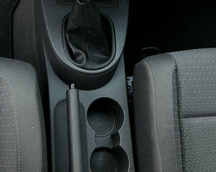 Черный Фольксваген Туран, объемом двигателя 1.6 л и пробегом 229 тыс. км за 6450 $, фото 46 на Automoto.ua