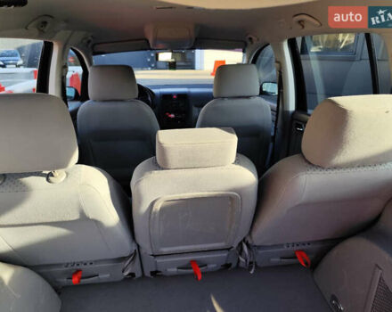 Черный Фольксваген Туран, объемом двигателя 1.6 л и пробегом 219 тыс. км за 5850 $, фото 11 на Automoto.ua