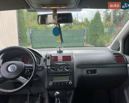 Чорний Фольксваген Туран, об'ємом двигуна 1.6 л та пробігом 216 тис. км за 6500 $, фото 18 на Automoto.ua