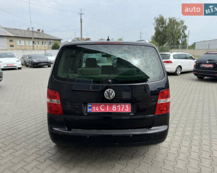 Черный Фольксваген Туран, объемом двигателя 1.98 л и пробегом 188 тыс. км за 4600 $, фото 12 на Automoto.ua