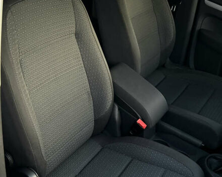 Черный Фольксваген Туран, объемом двигателя 1.6 л и пробегом 229 тыс. км за 6450 $, фото 30 на Automoto.ua