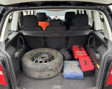 Черный Фольксваген Туран, объемом двигателя 1.97 л и пробегом 316 тыс. км за 5700 $, фото 12 на Automoto.ua