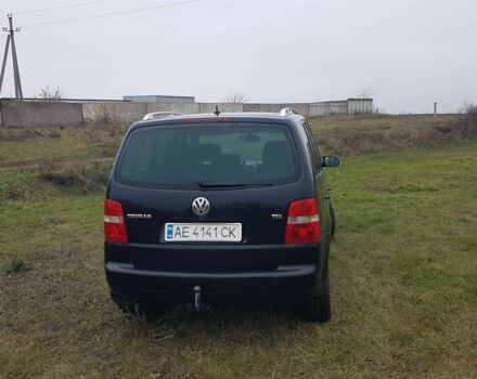 Черный Фольксваген Туран, объемом двигателя 2 л и пробегом 224 тыс. км за 4500 $, фото 4 на Automoto.ua