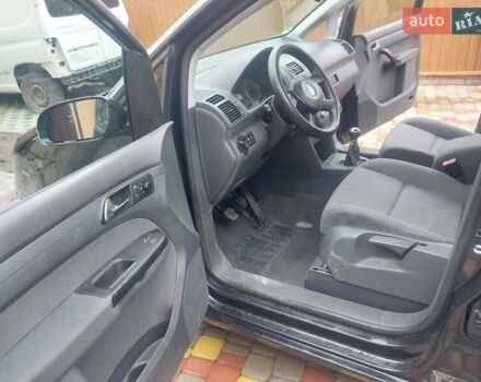 Черный Фольксваген Туран, объемом двигателя 1.6 л и пробегом 277 тыс. км за 6200 $, фото 6 на Automoto.ua