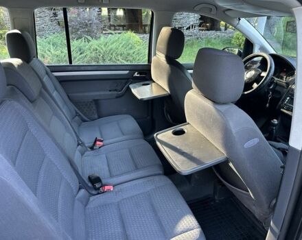 Черный Фольксваген Туран, объемом двигателя 1.9 л и пробегом 333 тыс. км за 142000 $, фото 5 на Automoto.ua