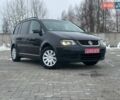 Черный Фольксваген Туран, объемом двигателя 1.6 л и пробегом 201 тыс. км за 6000 $, фото 1 на Automoto.ua