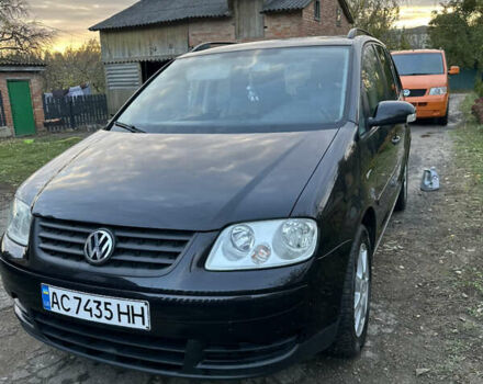 Чорний Фольксваген Туран, об'ємом двигуна 1.6 л та пробігом 295 тис. км за 5700 $, фото 1 на Automoto.ua