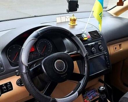 Черный Фольксваген Туран, объемом двигателя 1.9 л и пробегом 385 тыс. км за 5800 $, фото 10 на Automoto.ua