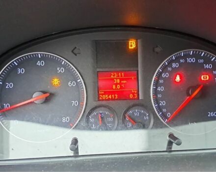 Черный Фольксваген Туран, объемом двигателя 1.6 л и пробегом 205 тыс. км за 5650 $, фото 10 на Automoto.ua