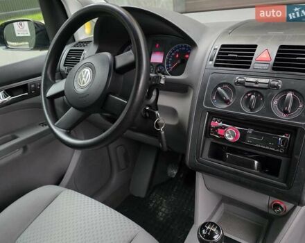 Черный Фольксваген Туран, объемом двигателя 1.6 л и пробегом 219 тыс. км за 5399 $, фото 35 на Automoto.ua