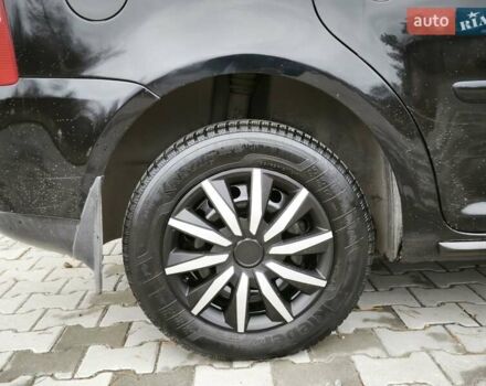 Черный Фольксваген Туран, объемом двигателя 2 л и пробегом 321 тыс. км за 5500 $, фото 13 на Automoto.ua