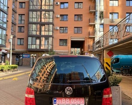 Черный Фольксваген Туран, объемом двигателя 1.6 л и пробегом 190 тыс. км за 6700 $, фото 2 на Automoto.ua