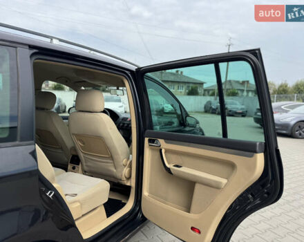 Черный Фольксваген Туран, объемом двигателя 1.98 л и пробегом 188 тыс. км за 4600 $, фото 28 на Automoto.ua