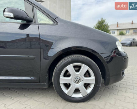 Черный Фольксваген Туран, объемом двигателя 1.98 л и пробегом 188 тыс. км за 4600 $, фото 18 на Automoto.ua