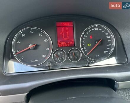Черный Фольксваген Туран, объемом двигателя 1.6 л и пробегом 215 тыс. км за 6200 $, фото 32 на Automoto.ua