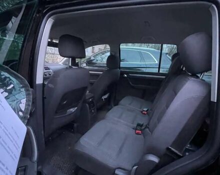 Черный Фольксваген Туран, объемом двигателя 1.97 л и пробегом 243 тыс. км за 6400 $, фото 13 на Automoto.ua