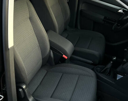 Черный Фольксваген Туран, объемом двигателя 1.6 л и пробегом 229 тыс. км за 6450 $, фото 29 на Automoto.ua