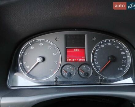 Чорний Фольксваген Туран, об'ємом двигуна 1.6 л та пробігом 279 тис. км за 4400 $, фото 13 на Automoto.ua