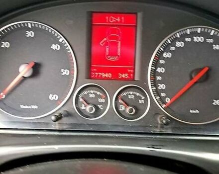 Черный Фольксваген Туран, объемом двигателя 1.9 л и пробегом 385 тыс. км за 5800 $, фото 9 на Automoto.ua