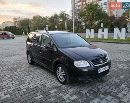 Чорний Фольксваген Туран, об'ємом двигуна 1.6 л та пробігом 279 тис. км за 4400 $, фото 5 на Automoto.ua