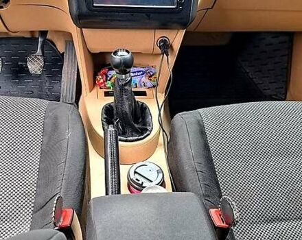 Черный Фольксваген Туран, объемом двигателя 1.9 л и пробегом 385 тыс. км за 5800 $, фото 6 на Automoto.ua