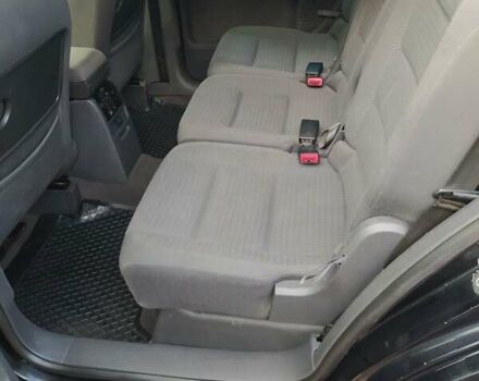 Черный Фольксваген Туран, объемом двигателя 1.6 л и пробегом 283 тыс. км за 5200 $, фото 26 на Automoto.ua