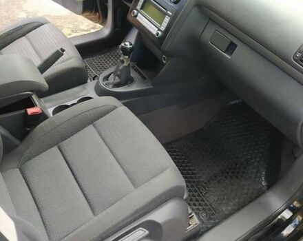 Черный Фольксваген Туран, объемом двигателя 1.6 л и пробегом 283 тыс. км за 5200 $, фото 23 на Automoto.ua