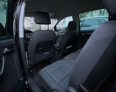 Черный Фольксваген Туран, объемом двигателя 1.97 л и пробегом 243 тыс. км за 6400 $, фото 12 на Automoto.ua