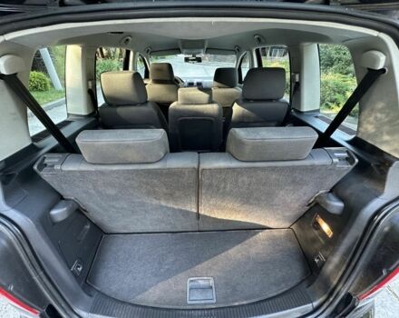 Черный Фольксваген Туран, объемом двигателя 1.9 л и пробегом 333 тыс. км за 142000 $, фото 3 на Automoto.ua