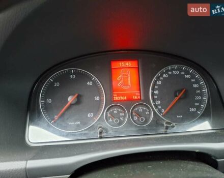 Черный Фольксваген Туран, объемом двигателя 1.9 л и пробегом 283 тыс. км за 6000 $, фото 4 на Automoto.ua