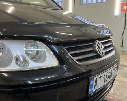 Черный Фольксваген Туран, объемом двигателя 1.9 л и пробегом 419 тыс. км за 5900 $, фото 3 на Automoto.ua