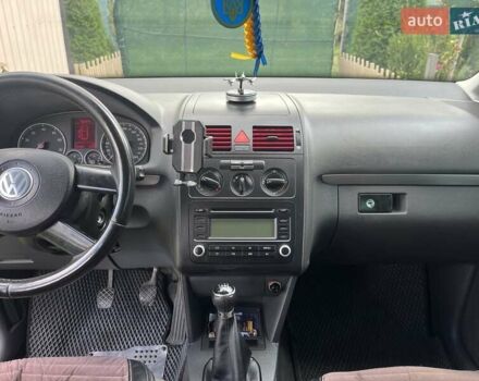 Чорний Фольксваген Туран, об'ємом двигуна 1.6 л та пробігом 216 тис. км за 6500 $, фото 3 на Automoto.ua