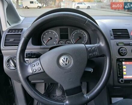 Чорний Фольксваген Туран, об'ємом двигуна 1.6 л та пробігом 279 тис. км за 4400 $, фото 17 на Automoto.ua