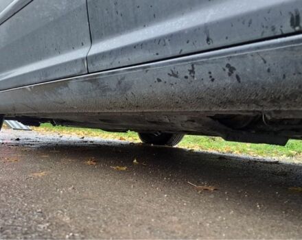 Черный Фольксваген Туран, объемом двигателя 1.6 л и пробегом 205 тыс. км за 5650 $, фото 2 на Automoto.ua