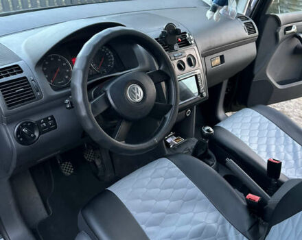 Чорний Фольксваген Туран, об'ємом двигуна 1.6 л та пробігом 295 тис. км за 5700 $, фото 6 на Automoto.ua