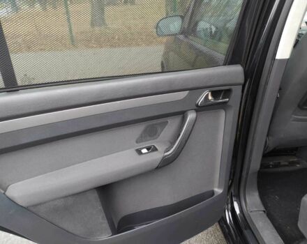 Черный Фольксваген Туран, объемом двигателя 1.6 л и пробегом 320 тыс. км за 5400 $, фото 9 на Automoto.ua