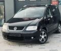 Чорний Фольксваген Туран, об'ємом двигуна 1.6 л та пробігом 187 тис. км за 5499 $, фото 1 на Automoto.ua