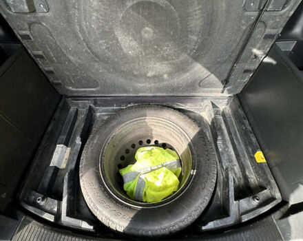 Черный Фольксваген Туран, объемом двигателя 2 л и пробегом 281 тыс. км за 5199 $, фото 10 на Automoto.ua