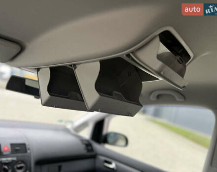 Черный Фольксваген Туран, объемом двигателя 1.6 л и пробегом 249 тыс. км за 5999 $, фото 80 на Automoto.ua