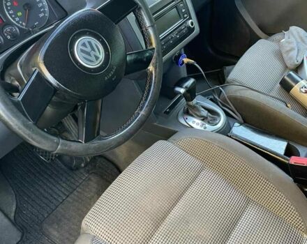 Чорний Фольксваген Туран, об'ємом двигуна 2 л та пробігом 1 тис. км за 3200 $, фото 8 на Automoto.ua