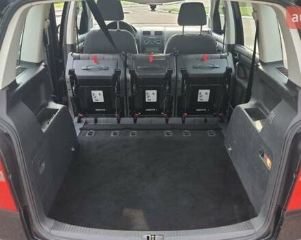 Черный Фольксваген Туран, объемом двигателя 1.6 л и пробегом 200 тыс. км за 5500 $, фото 14 на Automoto.ua