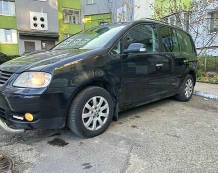 Чорний Фольксваген Туран, об'ємом двигуна 2 л та пробігом 290 тис. км за 5900 $, фото 4 на Automoto.ua