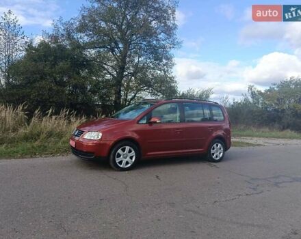 Черный Фольксваген Туран, объемом двигателя 1.6 л и пробегом 261 тыс. км за 4999 $, фото 25 на Automoto.ua