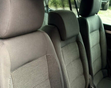 Черный Фольксваген Туран, объемом двигателя 1.6 л и пробегом 190 тыс. км за 6999 $, фото 42 на Automoto.ua