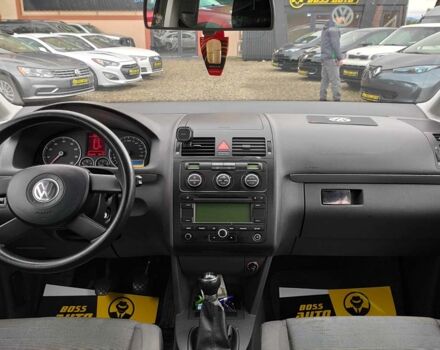 Черный Фольксваген Туран, объемом двигателя 1.6 л и пробегом 289 тыс. км за 5800 $, фото 17 на Automoto.ua