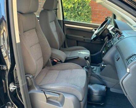 Черный Фольксваген Туран, объемом двигателя 0 л и пробегом 300 тыс. км за 6700 $, фото 5 на Automoto.ua