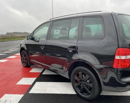 Чорний Фольксваген Туран, об'ємом двигуна 2 л та пробігом 339 тис. км за 6000 $, фото 8 на Automoto.ua